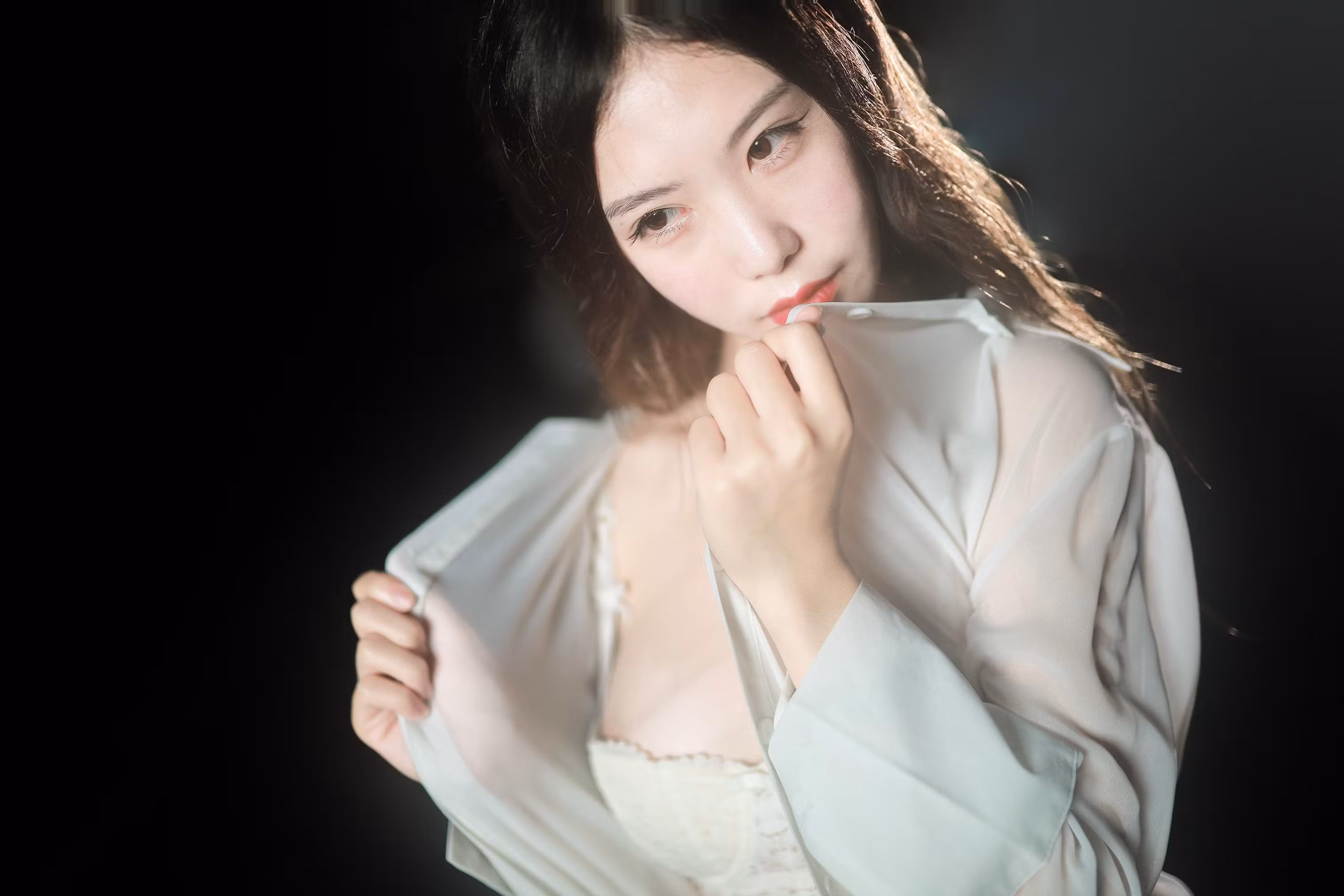 人气网红抖娘利世 58P夜雨超清图集